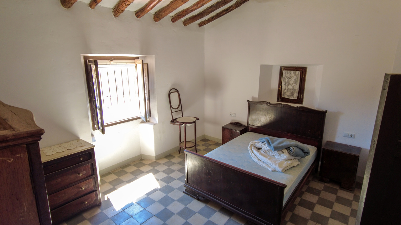 Olive Grove Estates Rural Spanish Farmhouse for sale, bargain tourism oppoutunity (14)