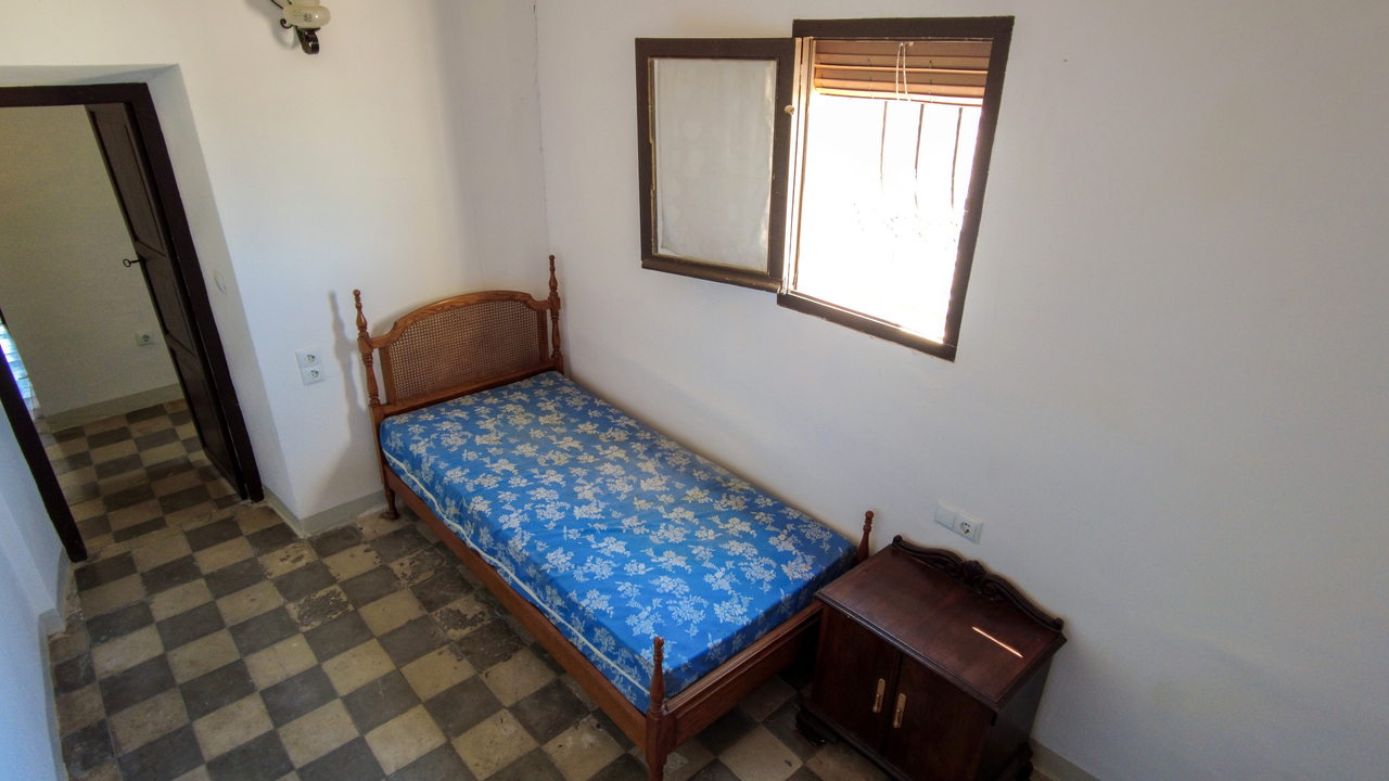 Olive Grove Estates Rural Spanish Farmhouse for sale, bargain tourism oppoutunity (16)