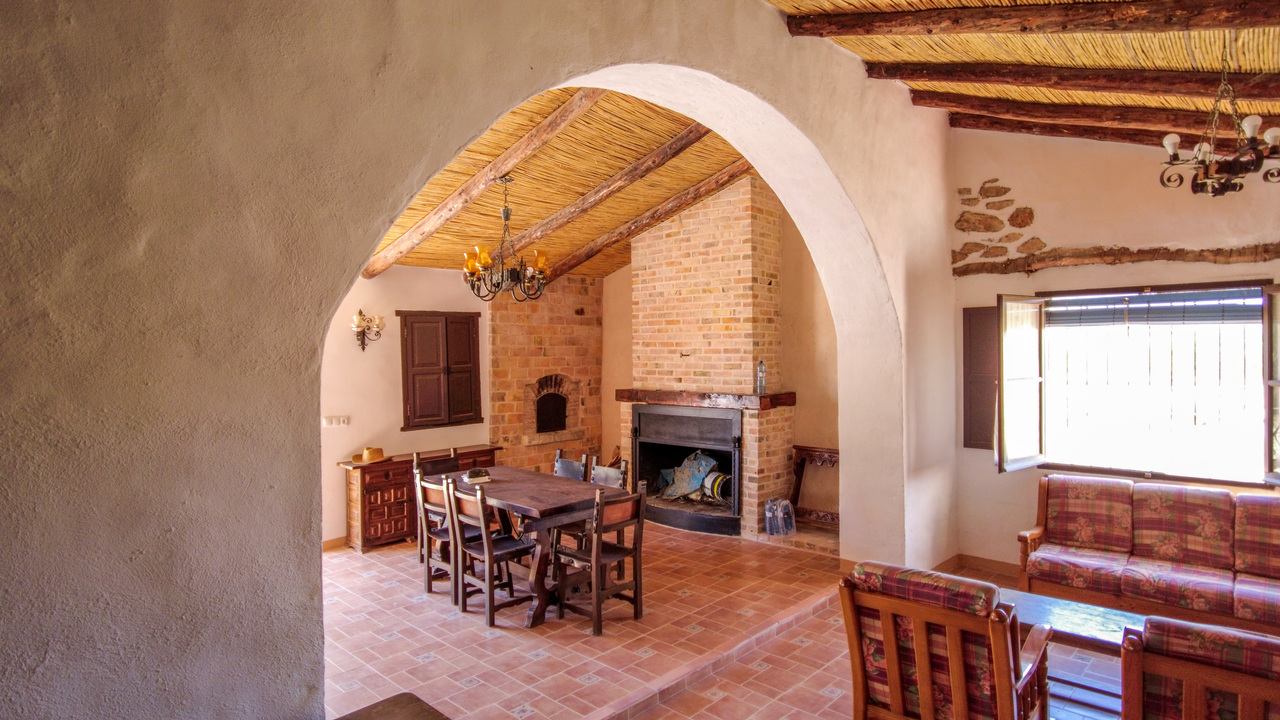 Olive Grove Estates Rural Spanish Farmhouse for sale, bargain tourism oppoutunity (28)