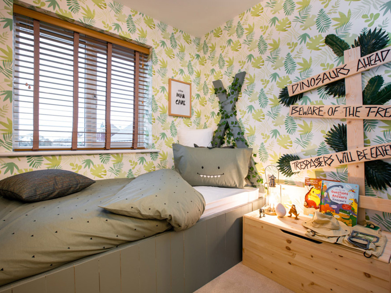 Kilburn_Bedroom 2