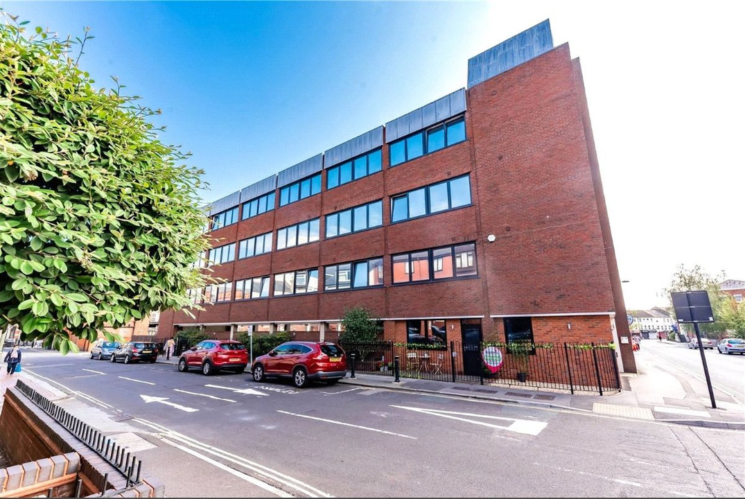 Flat 4, Gordon Place, Birchett Road, Aldershot, Hampshire, GU11 1FB