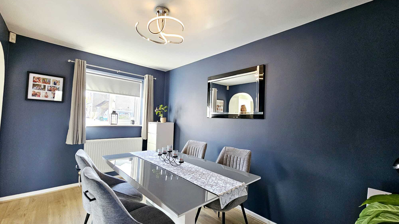 WhatsApp Image 2025-09-09 at 09.10.00.jpeg