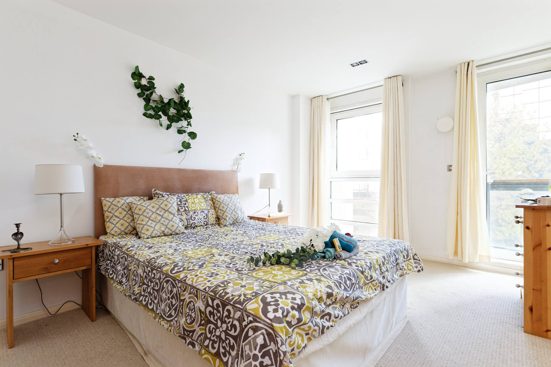 Flat 34 City Tower, 3 Limeharbour, London, E14 9LS