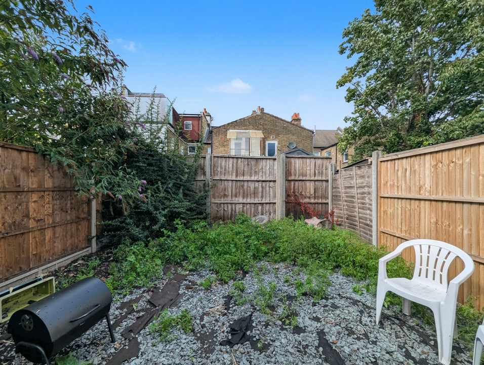 35a Rookstone Road, London, SW17 9NQ