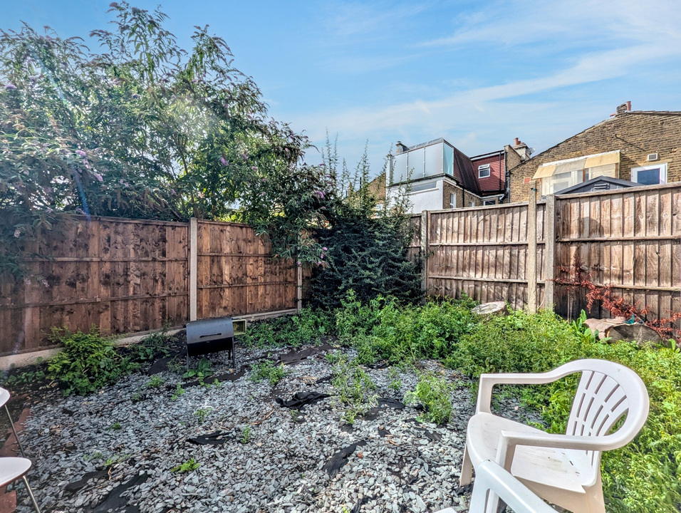 35a Rookstone Road, London, SW17 9NQ