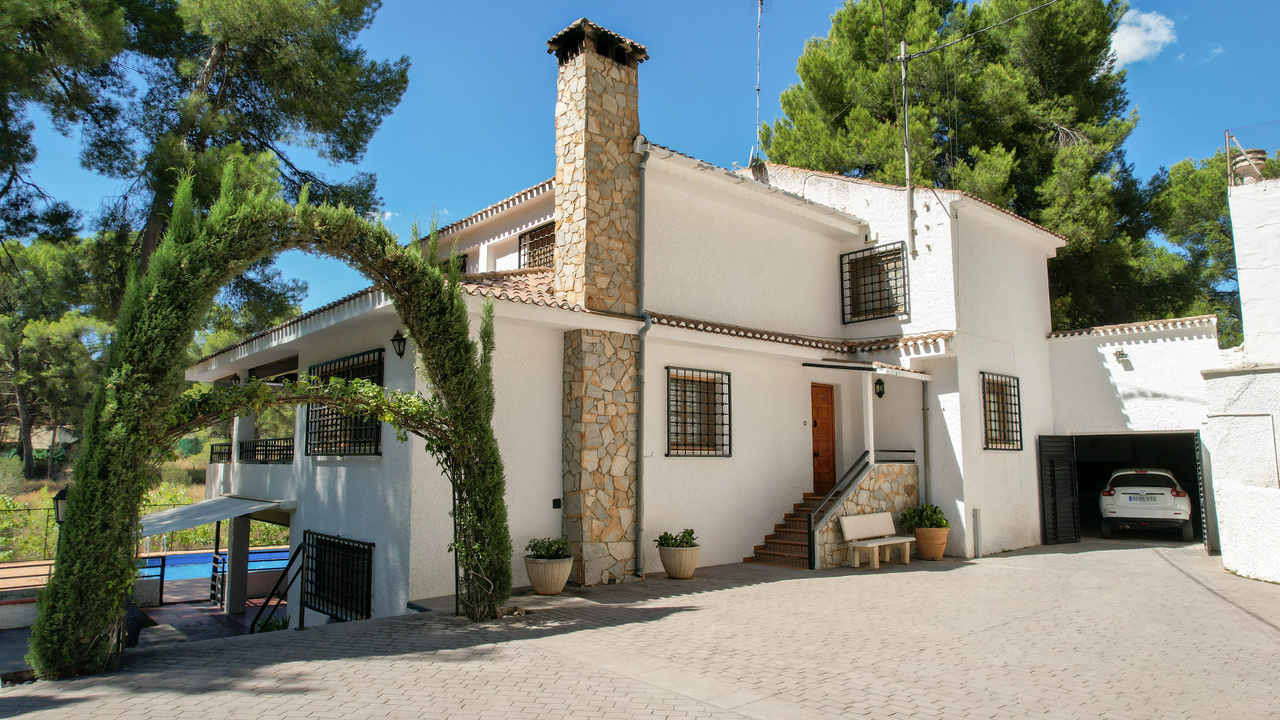 Olive Grove Estates large Villa Almansa Alicante Valencia forest buy a home in Spain (54)