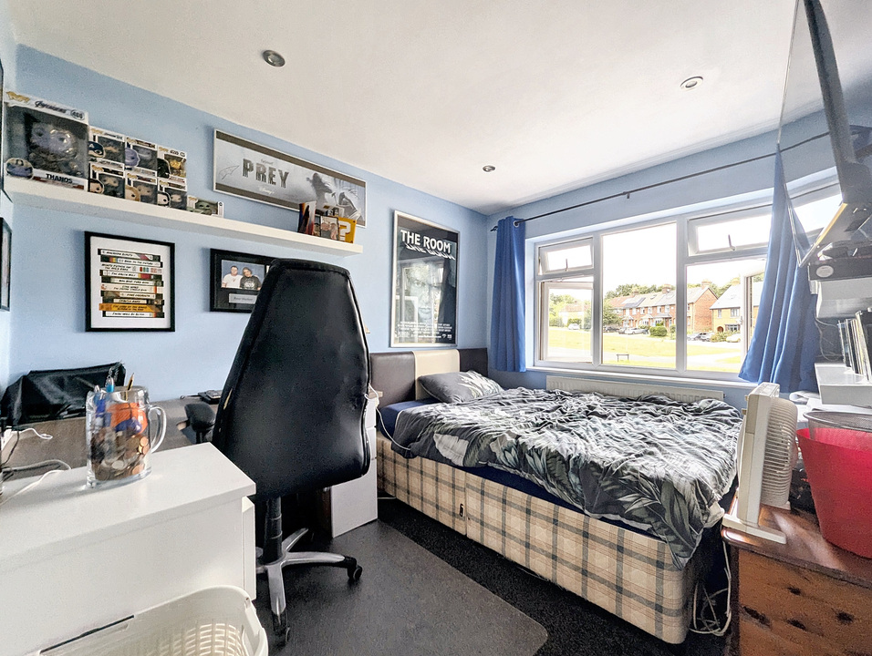 1 Hallsland Way, Oxted, Surrey, RH8 9AL