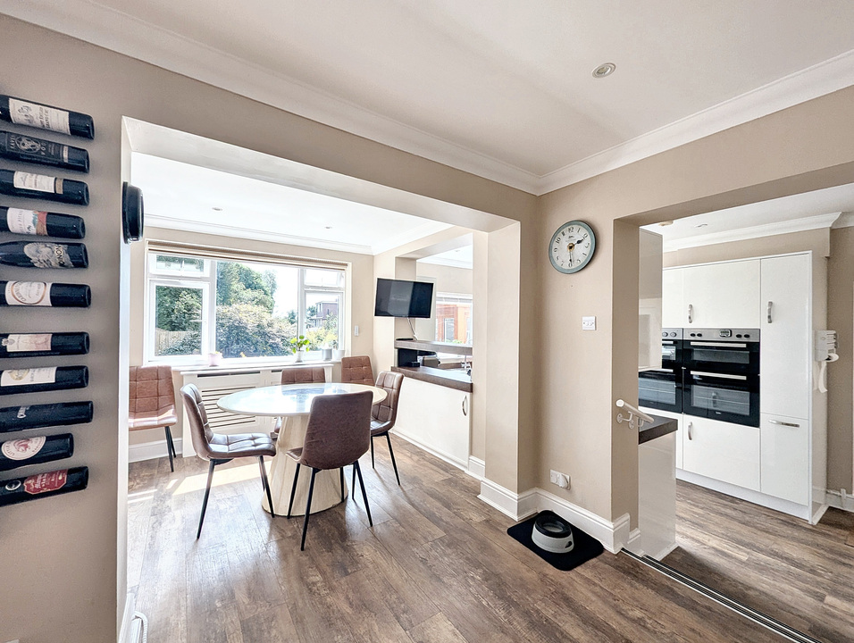 1 Hallsland Way, Oxted, Surrey, RH8 9AL