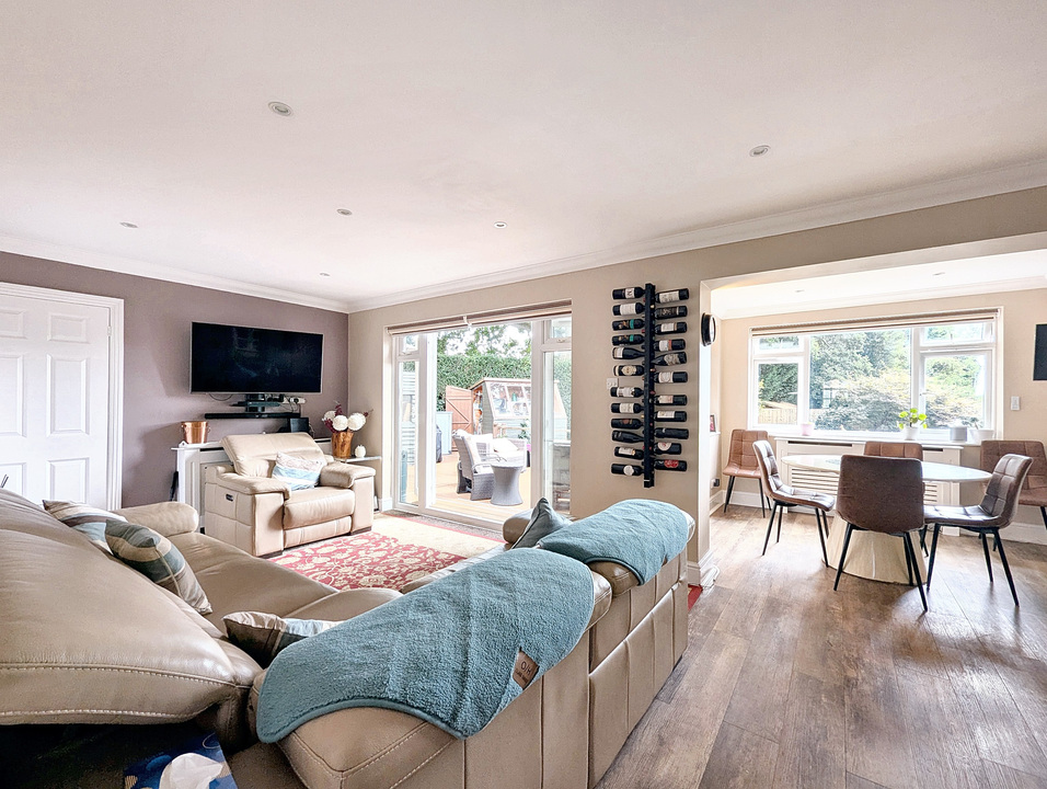 1 Hallsland Way, Oxted, Surrey, RH8 9AL