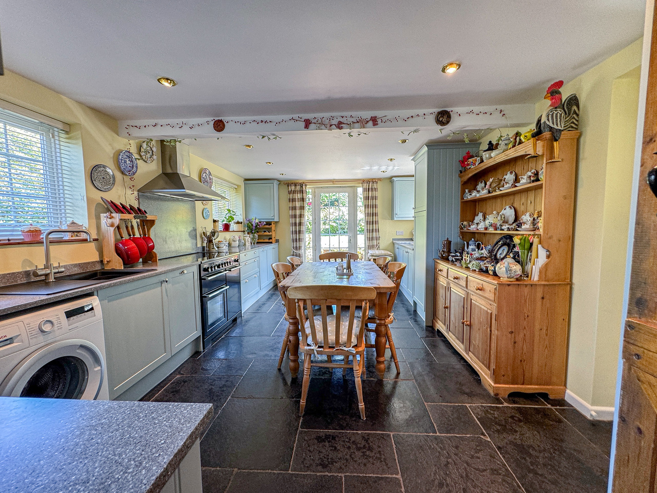 Kitchen dining room (2)