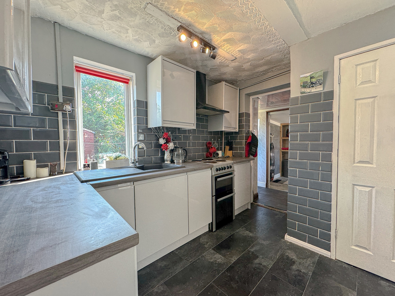 Kitchen (2)