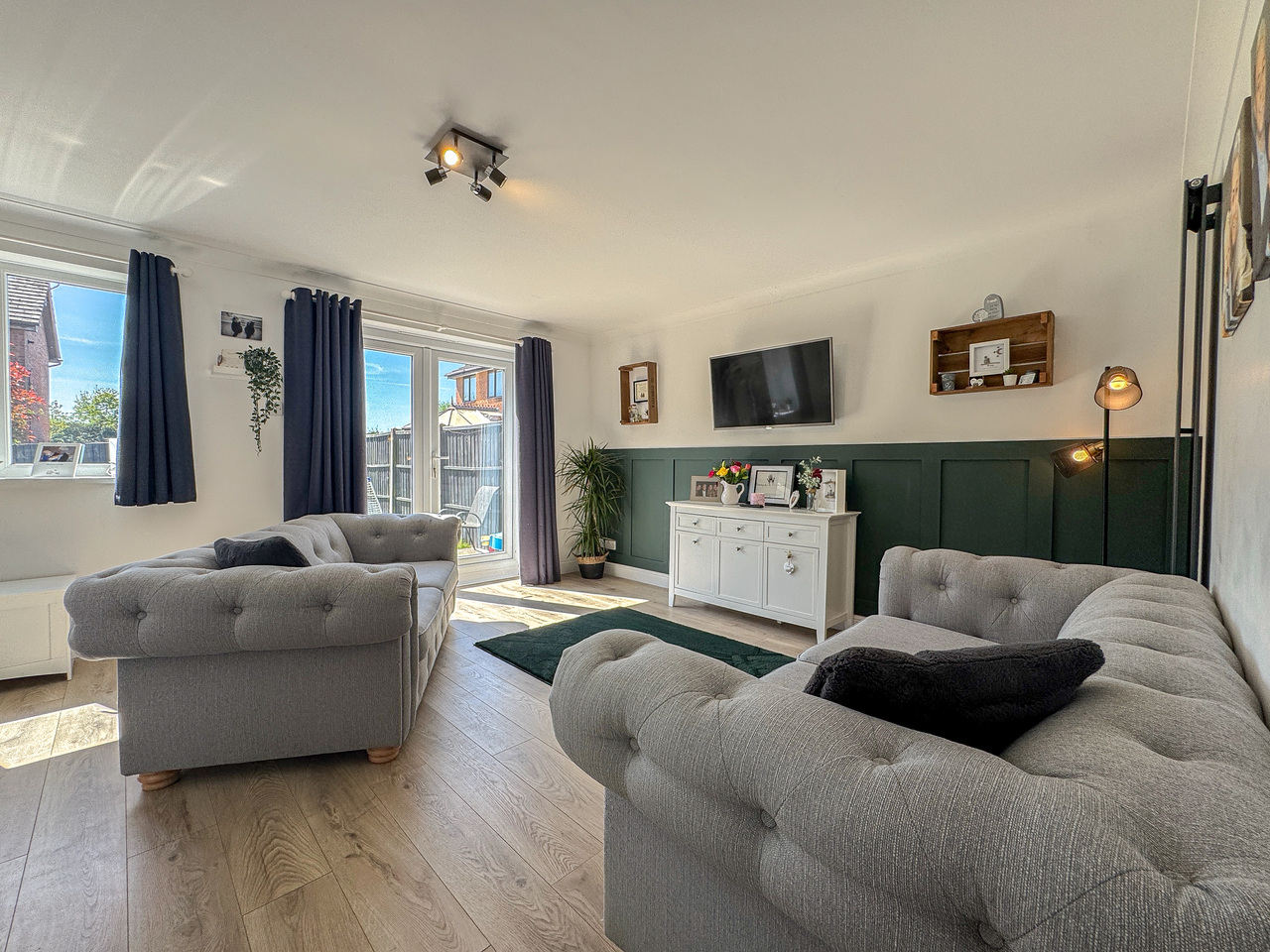 Living Room (2)