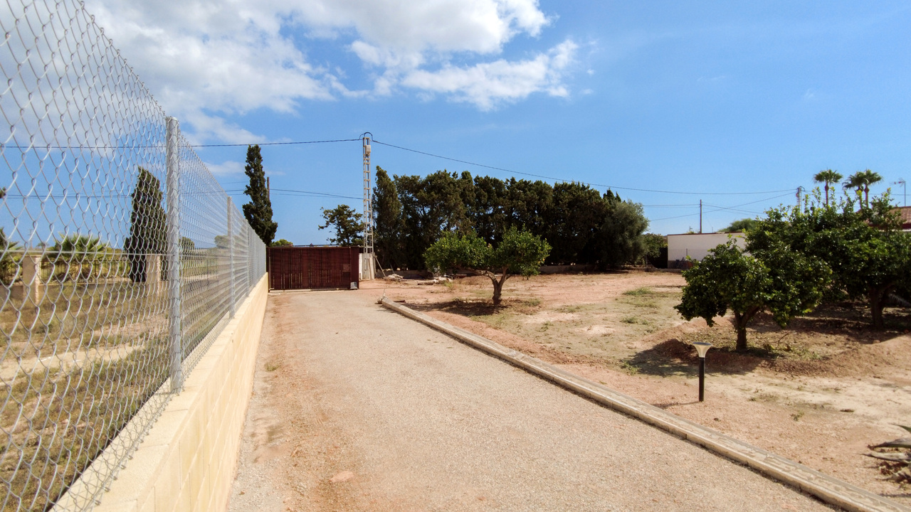 Olive Grove Estates property for sale se vende Elche Alicante Monforte del cid modern eco home house