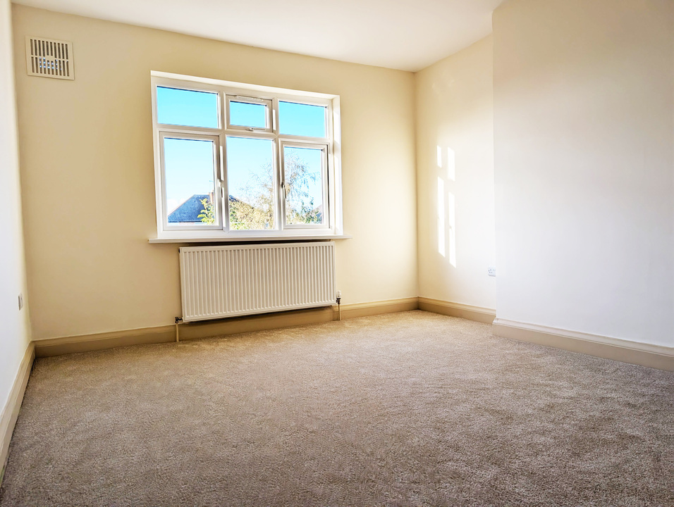 16 Kingsmead Close, Leicester, Leicestershire, LE2 3YR