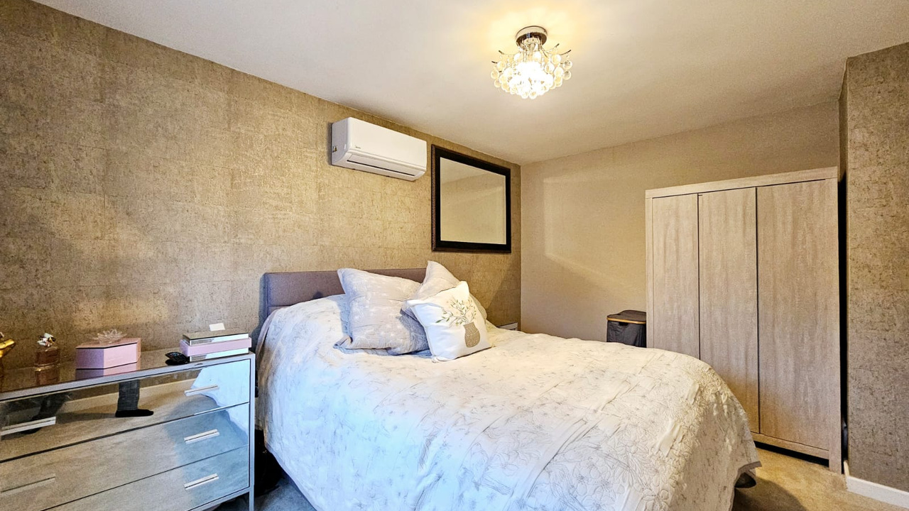 b79c24ef-63e0-49ee-b3b1-23780685ede1