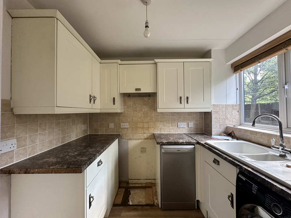 69 Winston Close, Greenhithe, Kent, DA9 9DG